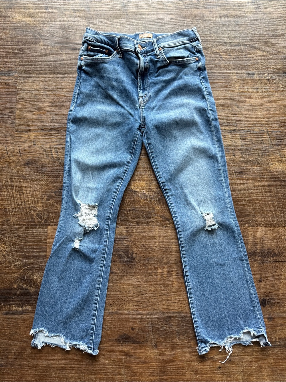 MOTHER The Insider Crop Step Chew Distressed Jeans